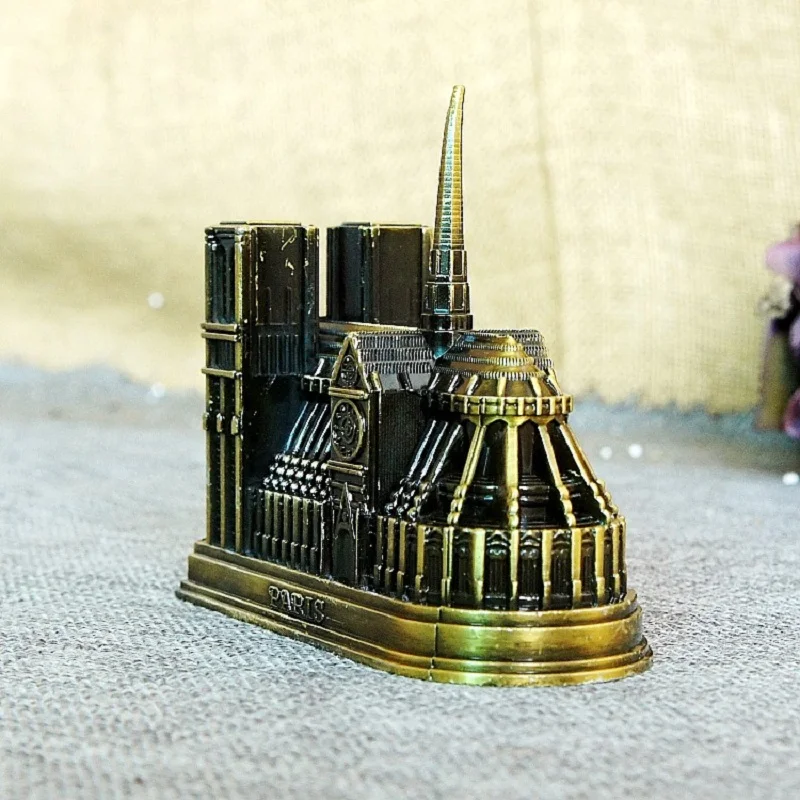 Simulated Metal Notre Dame Cathedral Model Paris Landmark Ancient Building Tourist Souvenir Home Decor Furnishing Articles Gifts