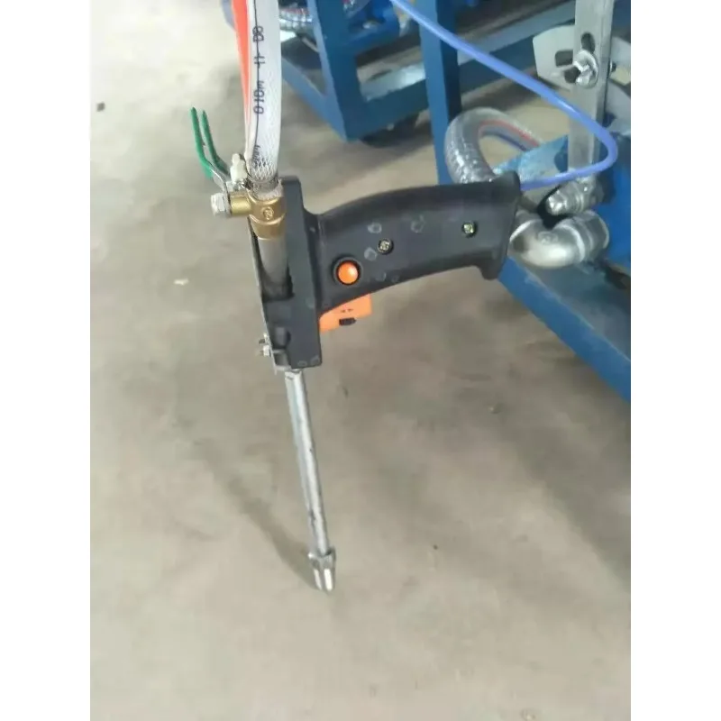 Low Pressure Polyurethane Foaming Machine Small Foam Sprayer for Thermal Insulation Ideal for Home Improvement And Construction