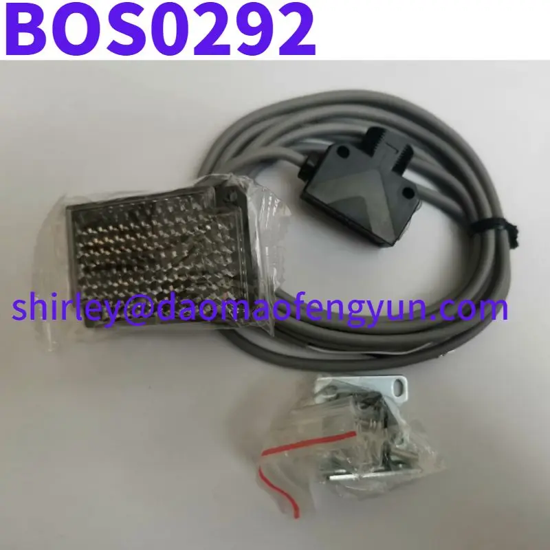 

Brand New Original BOS0292 Mirror Reflective Photoelectric Sensor BOS R81K-PA-PR10-02