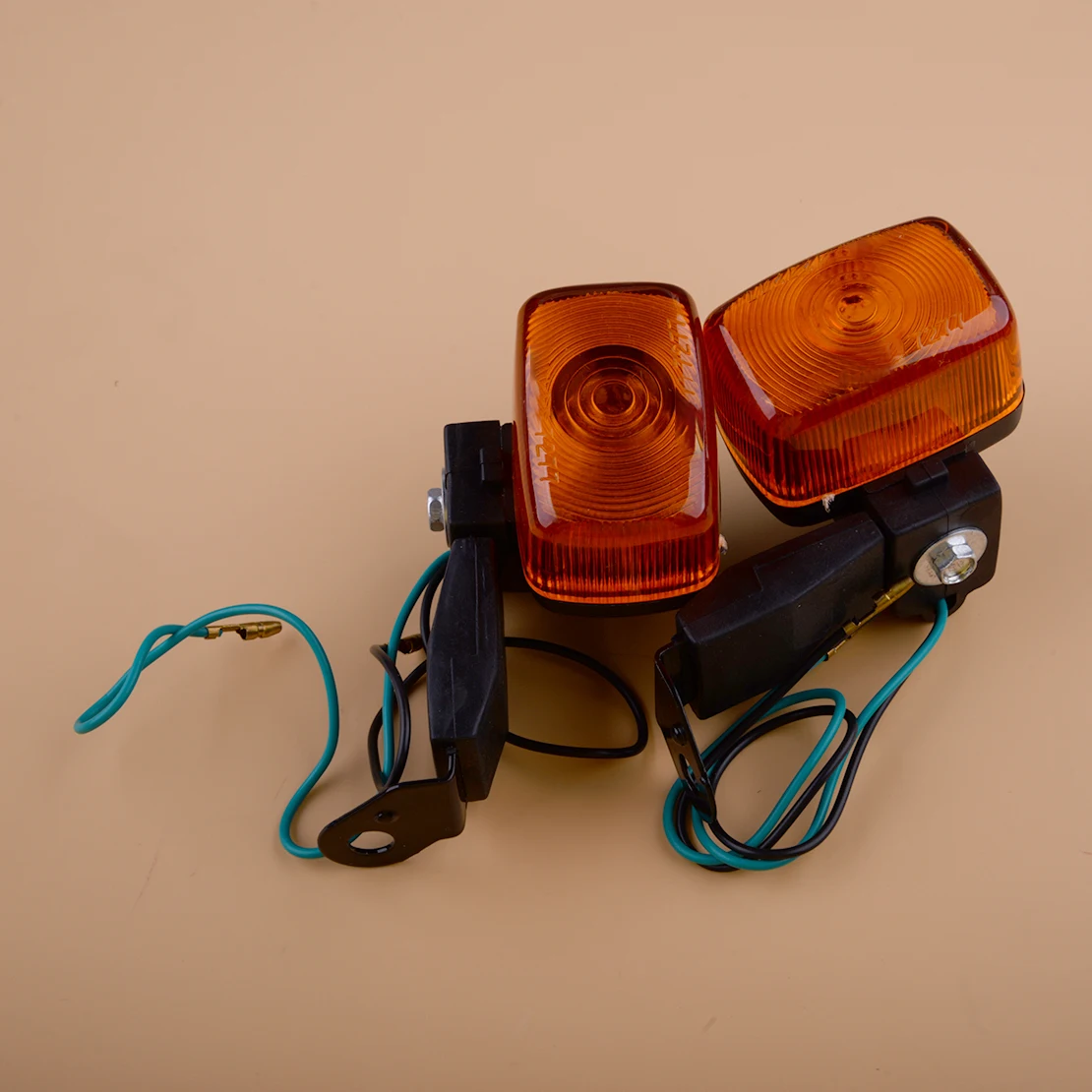 

1 Pair Amber Front Turn Signal Indicator Light Lamp 12V 10W Fit for HONDA 250 CB223S XR250 FTR223 TTR250 KLX250