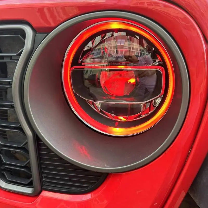 JL JT Hellcat modifizierte Scheinwerferbaugruppe mit RGB-Blende am Tag