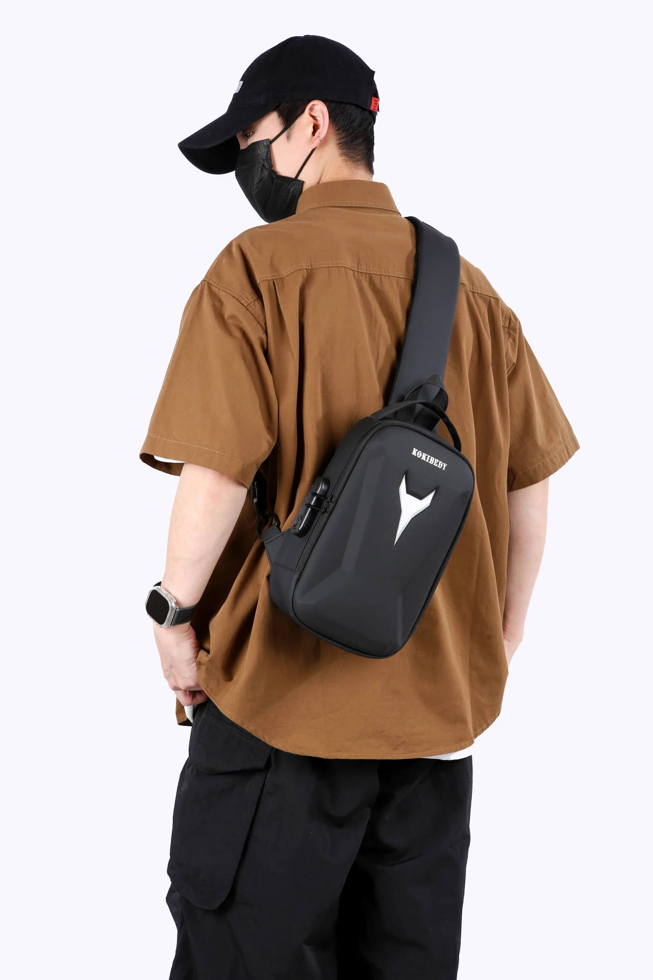 Borsa da petto da uomo Hard-Shell 2025 Borsa a tracolla per sport all'aria aperta in stile funzionale transfrontaliero, idrorepellente con combinazioni