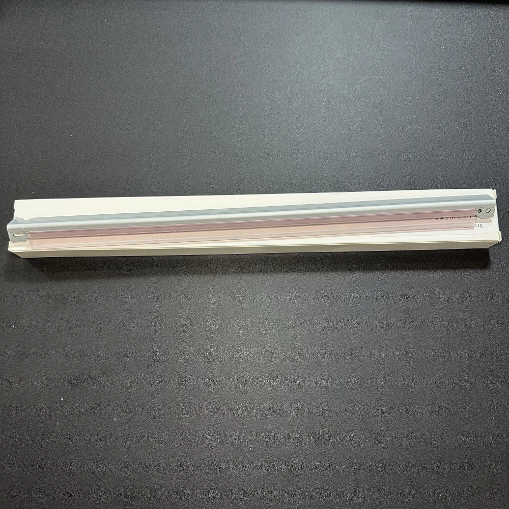 

Для Xerox 560 550 C75 C70 250 252 700i 240 242 7500 6550 7780 5065 9065 9070 7785 Лезвие для чистки барабана CMYK * 1