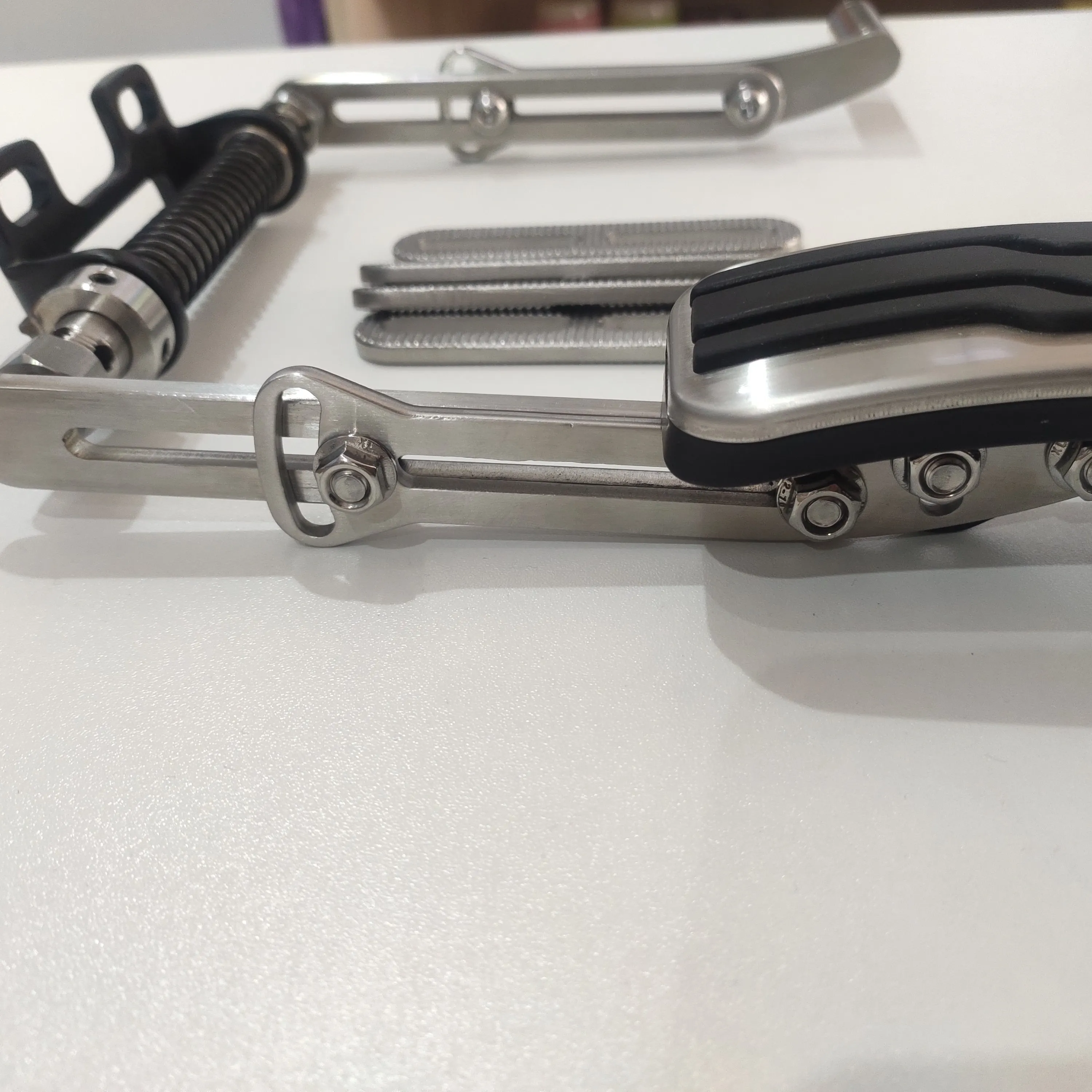 Pedale acceleratore portatile per piede sinistro, assistenza alla guida per guidatori di corsa feriti per disabili e disabili