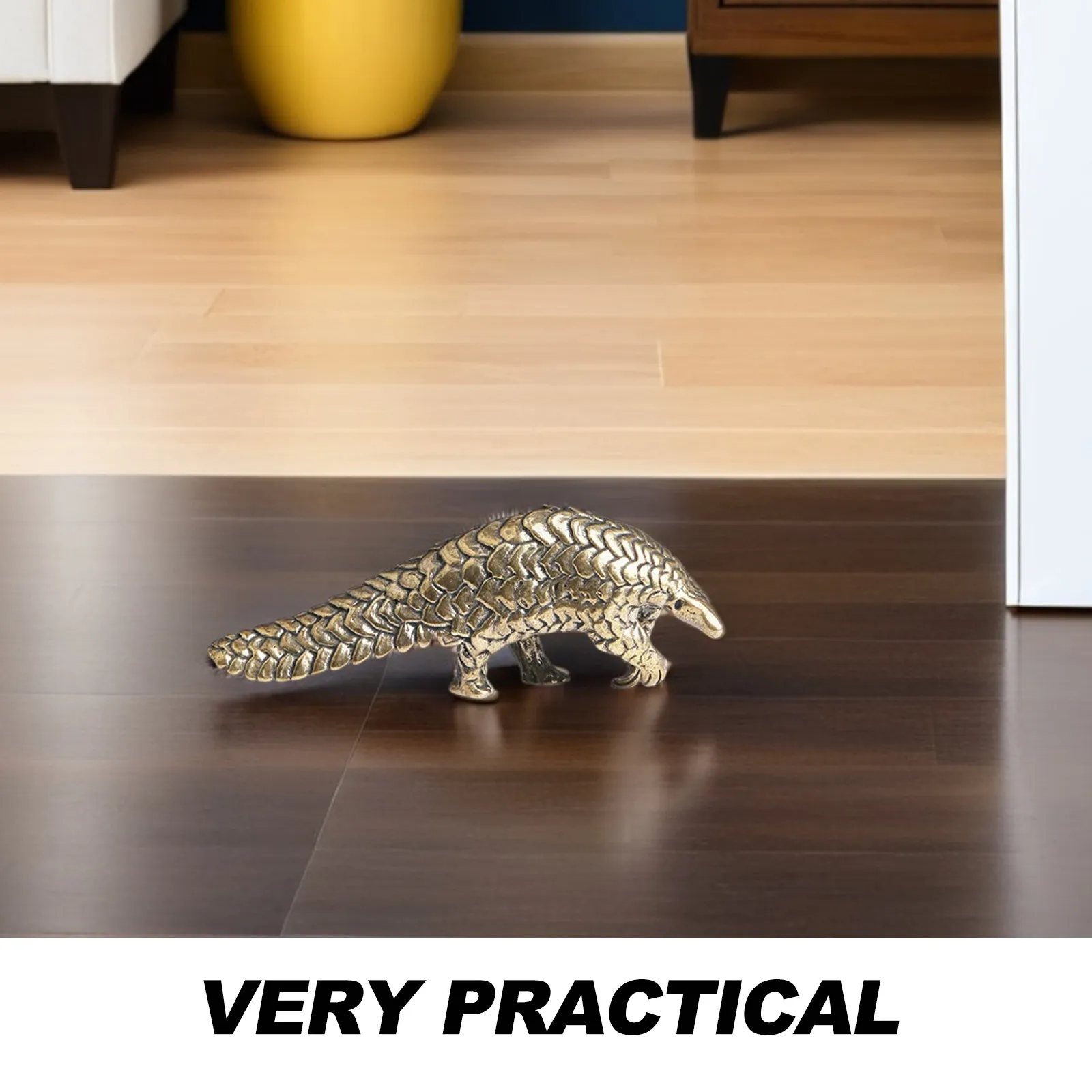 1Pcs Brass Retro Pangolin Adornment Elegant Simple Design Compact Size Stable Base Brass Craft for Desktop Bookshelf Living Room