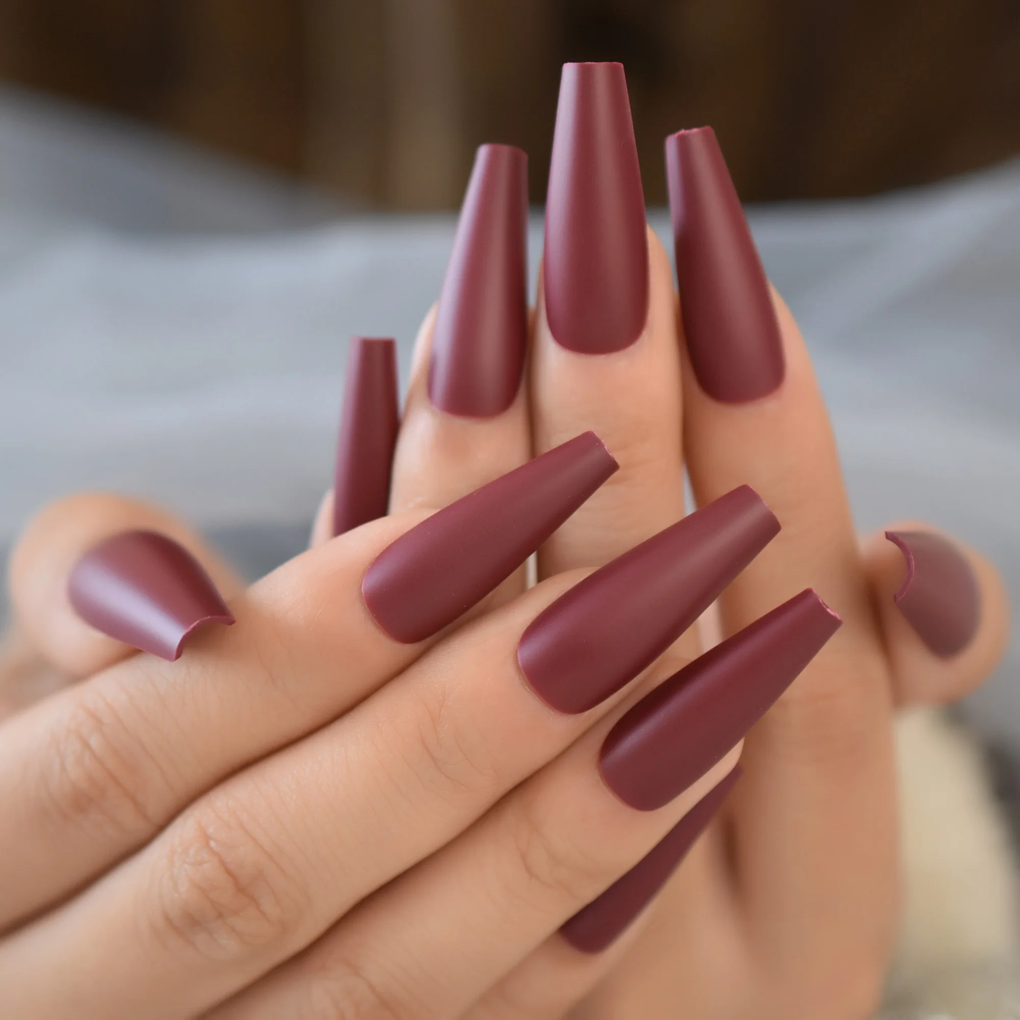 Long Coffin Stick On Nails Dark Reddish Purple Press Ons Sets Manicure Ballet Tips Fingernail Extension Faux Ongles Nail Salon