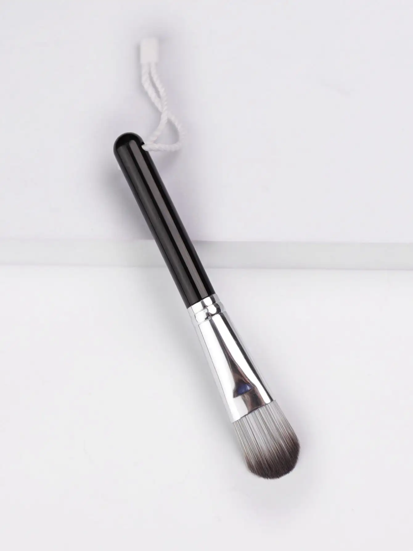 Single Professional Makeup Brush Soft Fluffy Bristles Pink Handle Concealer Eyeshadow Foundation Blending Beauty Tool