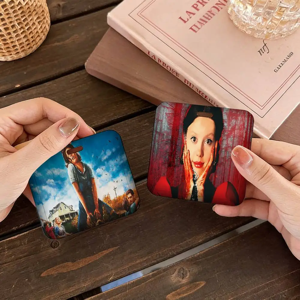 

Держатель для кредитных карт и бейджей Drama Movie P-Pearl Pocket с ремешком на шею