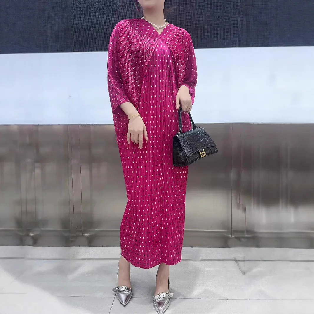 

Miyake Style Pleated Dress for Women 2025 New Style Gold Hot-sleeved Bat Sleeve V-neck Casual Loose Women's Pleated Skirt Robe