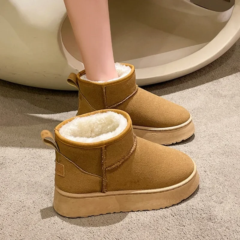 Śniegowce damskie 2024 Winter New Flat Bottomed Short Tube Thick Sole Warm Short Plush Comfort Anti Slip Snow Boots Botas Mujer