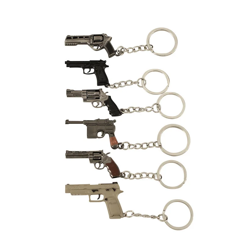 Hot Game Mini Gun Model Keychain Cosplay Weapons Ttig34 M1896 M500 Colt357 Mini R45 P08 Halloween Party Decoration Metal Gifts