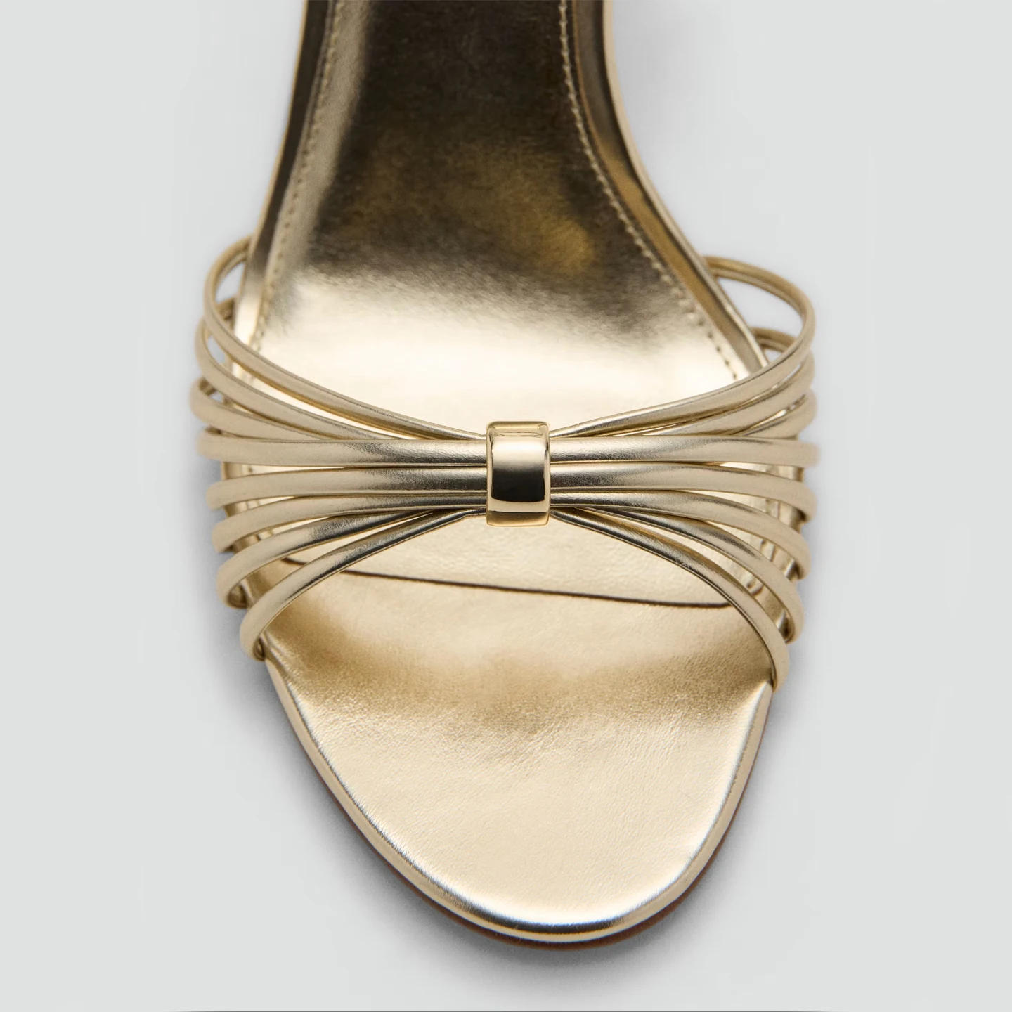 Sandalias de Tacón Fino Doradas Mango Sexy para Mujer, con Hebilla, Correa Fina, Decoración Metálica, Tacones Altos Cómodos y...