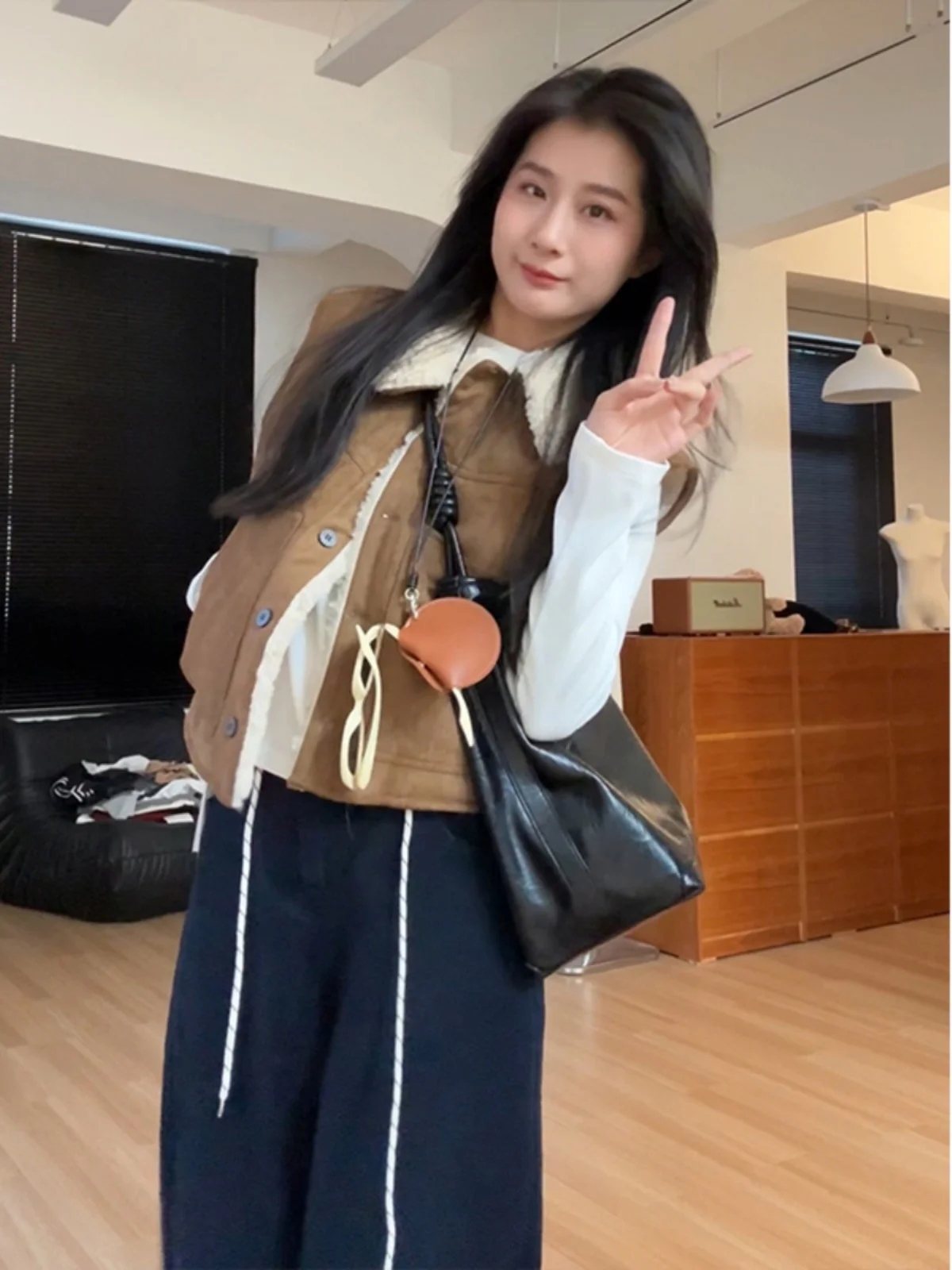 

Korean Sle High-End Faux Fur Vest Women's Casual Warm Autumn Winter New Faion Trendy oulder Pad Coat Outerwear