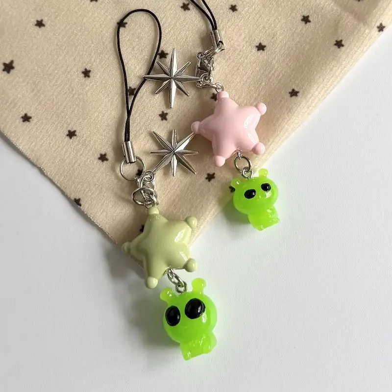 Niedlicher Alien-Schlüsselanhänger mit großen Augen, Handy-Lanyard, Taschenanhänger, Anhänger für Rucksäcke und Handtaschen, Partygeschenk, kreativer kleiner Anhänger – Detail 4