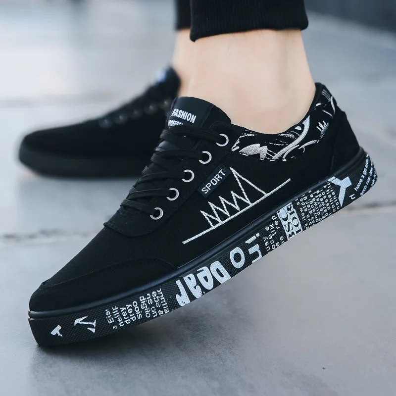 Graffiti Canvas Shoes Men Breathable Flat Casual Shoes 2021 Outdoor Comfortable Walking Sneakers New Student Shoe Zapatos Hombre