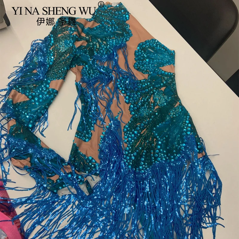 Body sexy da donna con strass blu scintillanti, costume da ballo con una spalla, abbigliamento da palcoscenico, cantante, ballerino, spettacolo con frange