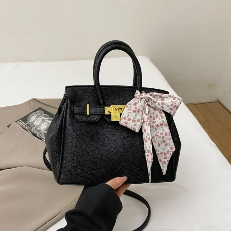 シンプルでクリエイティブなショルダーバッグ、軽量、老眼鏡プリント、トレンディな日常使用、メイラードスタイル、調節可能な女性用バッグ