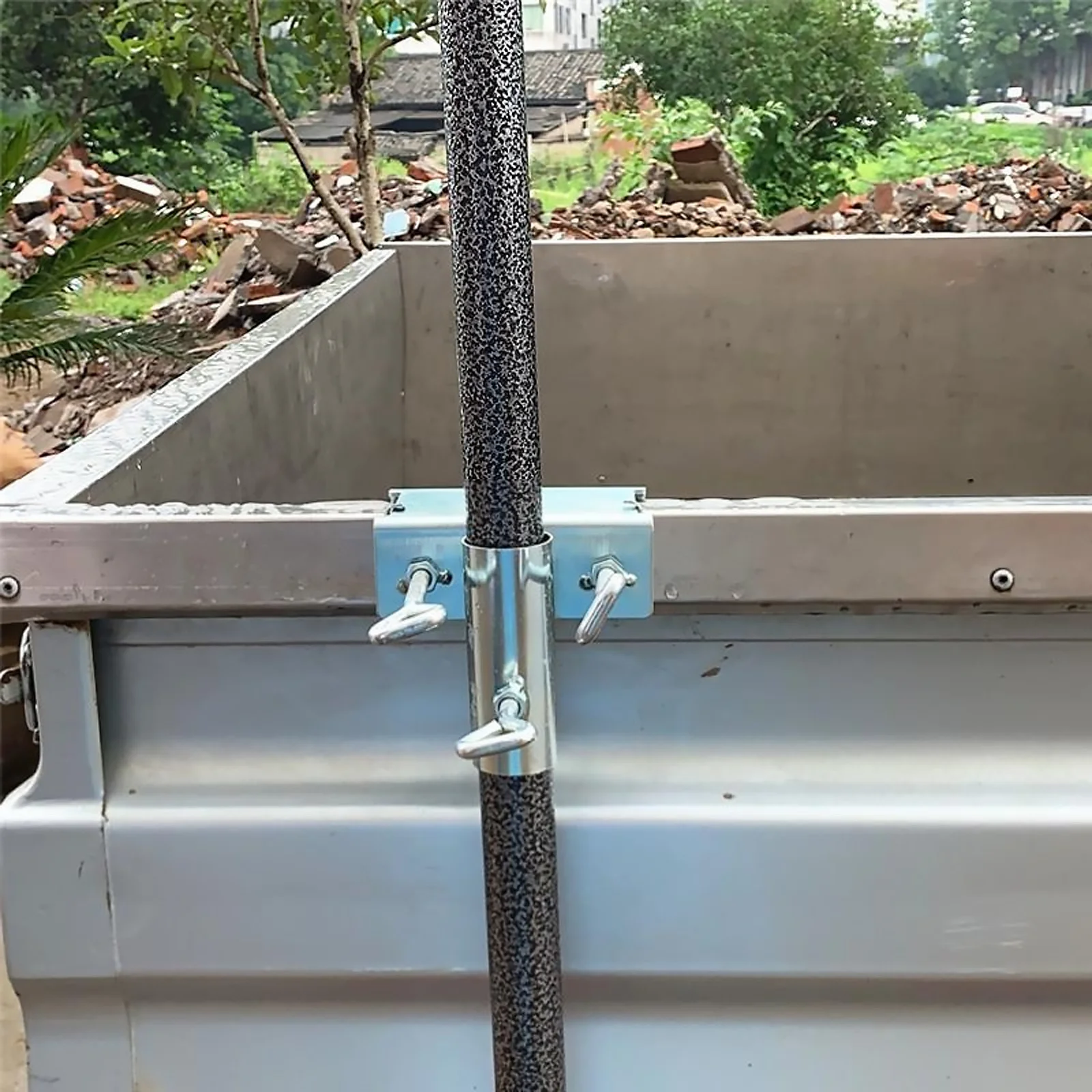 

1Pcs Alloy Umbrella Clip Parasol Fixing Stand Durable Outdoor Sun Umbrella Holder Garden Patio Fixing Clip Practical Clamp