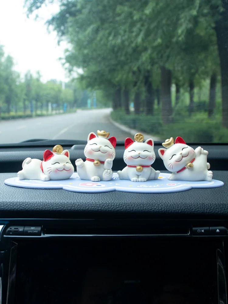 ZL Fortune Cat Car Decoration Car Interior Center Console Decoration Supplies