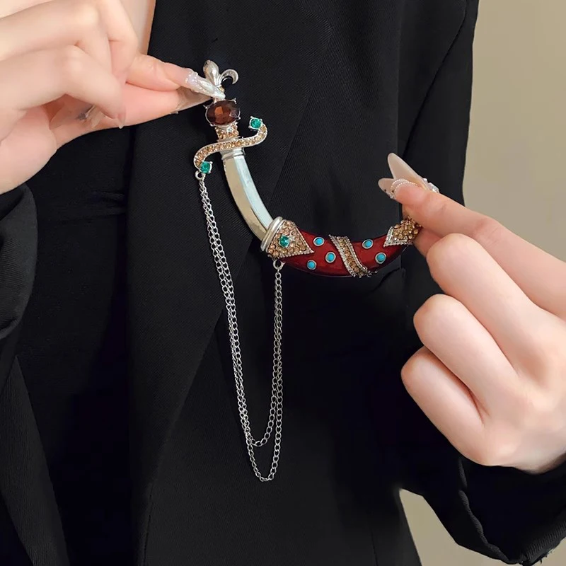 Men Vintage Brooch Women Creative Court-style Scimitar Corsage Luxury Niche Accessories Suit and Bag Best Jewelry Gift