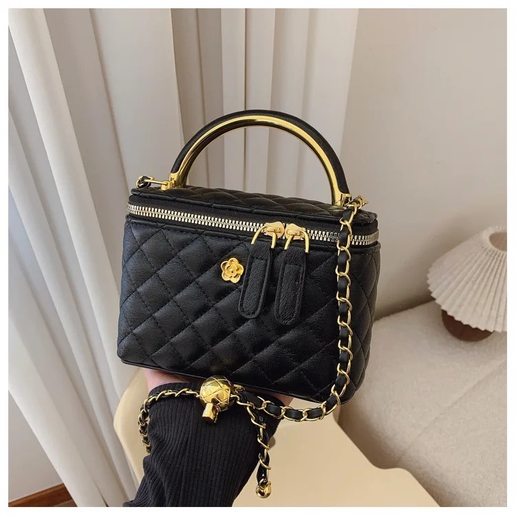 

2025 Quilted Chain Box Bag, Women's Luxe Shoulder Purse, Chic Crossbody Day to Night Tote, Sling Bag, Minimalist Leather Bag