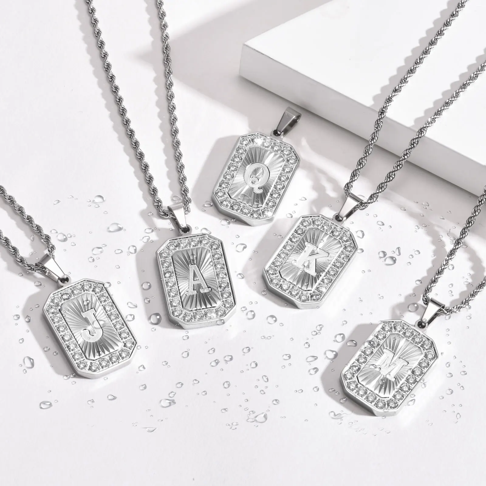 قلادة أولي من الزركون اللامع للرجال، قلادة مربعة منقوشة من الفولاذ المقاوم للصدأ، اسم A-Z 26 حرف طوق هدية