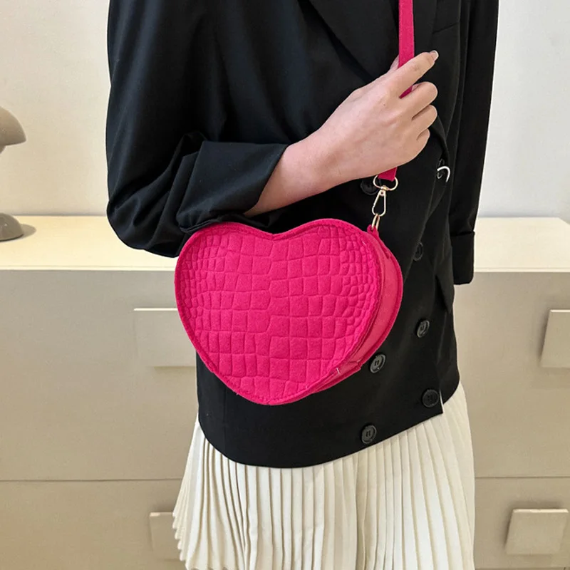 Small Female Bag Fashion Luxury Designer Handbag Heart Europe Bags for Women Bolsas Purse Women\'s Shoulder Messenger 2023 Trend