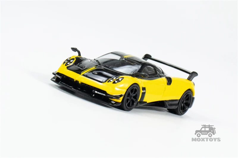 Tarmac Works 1:64 Pagani Huayra BC Giallo Limone Black Yellow Diecast Model Car