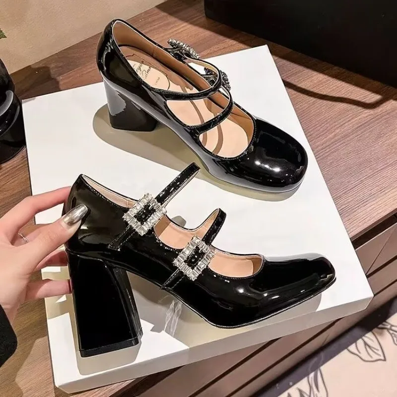 

Mary Jane Chunky Heels Women's Square Head High Heels Temperament Line with Rhindiamonds Patent Leather Professional Shoes 8cm