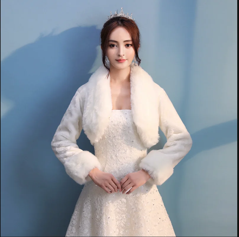 

Bride winter wedding dress fur shawl long-sleeved dress wedding shawl large size thickened warm wedding jacket female