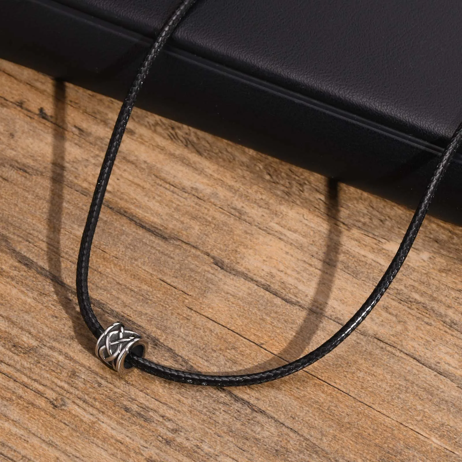 Vnox Vintage Stainless Steel Celtic Knot Charm Necklace for Men, Casual Black Rope Chain Neck Collar Male Jewelry