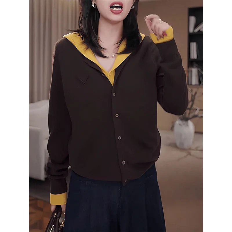 Modny, dzianinowy, długi kardigan z kapturem, damski, luźny krój, casualowy, z efektem łączenia materiałów, imitacja dwuczęściowego stroju, elegancki, jesienny nowy...