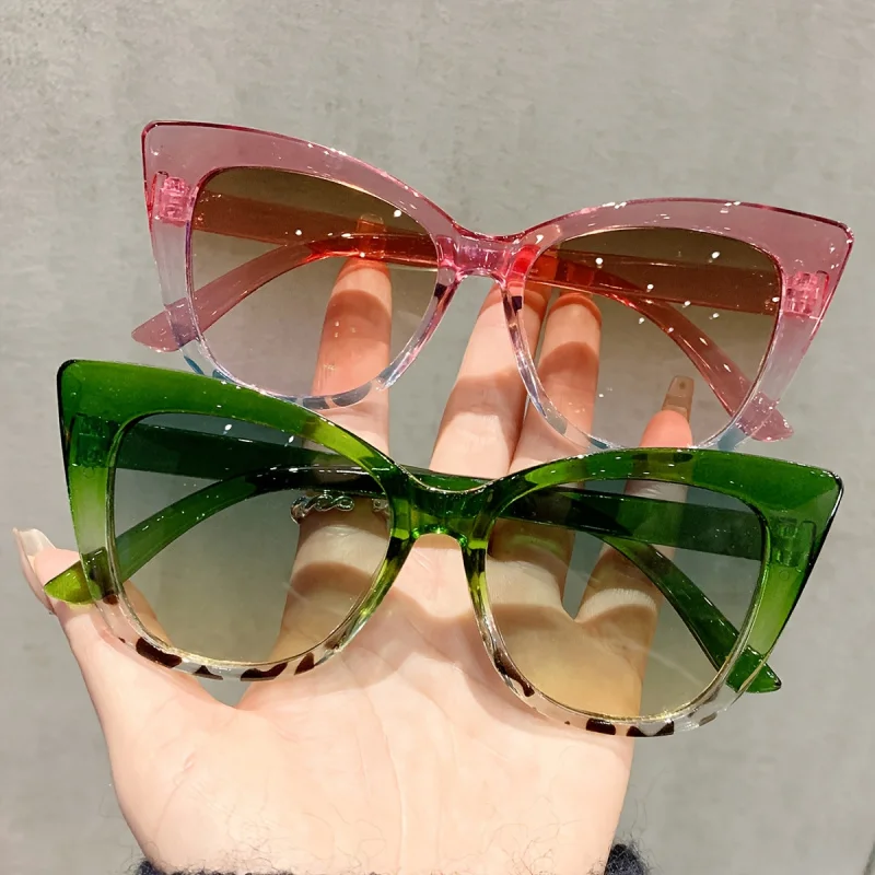 

2026 Новый стиль, 5 шт., модные солнцезащитные очки «кошачий глаз», поликарбонатная оправа, линзы переменного тока, функция украшения, противотуманная ткань в комплекте