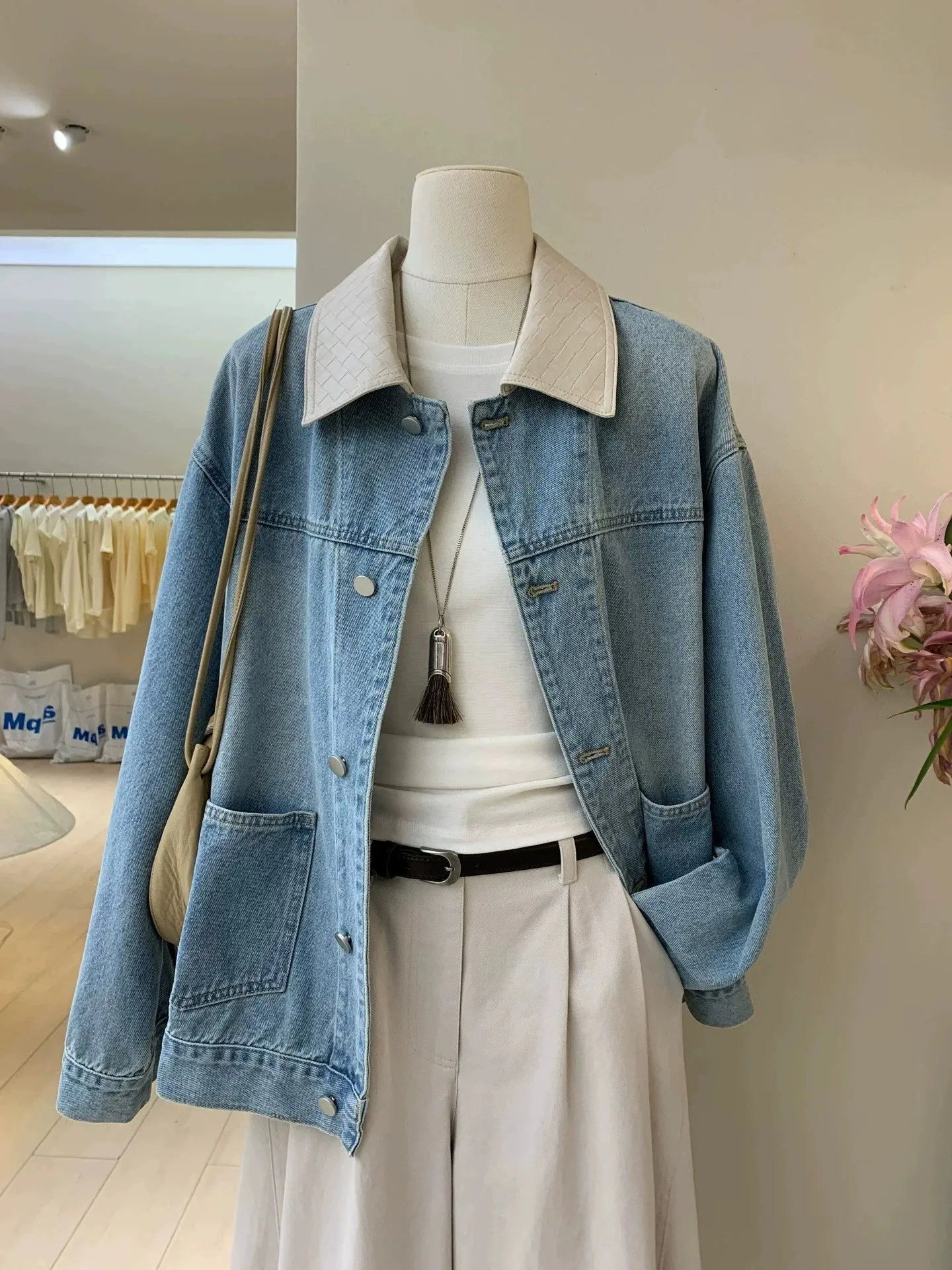 Loose Fit Casual Denim Workwear Jacket for Women Autumn Season Button Detail Color Block Design Fashionable Outer Top
