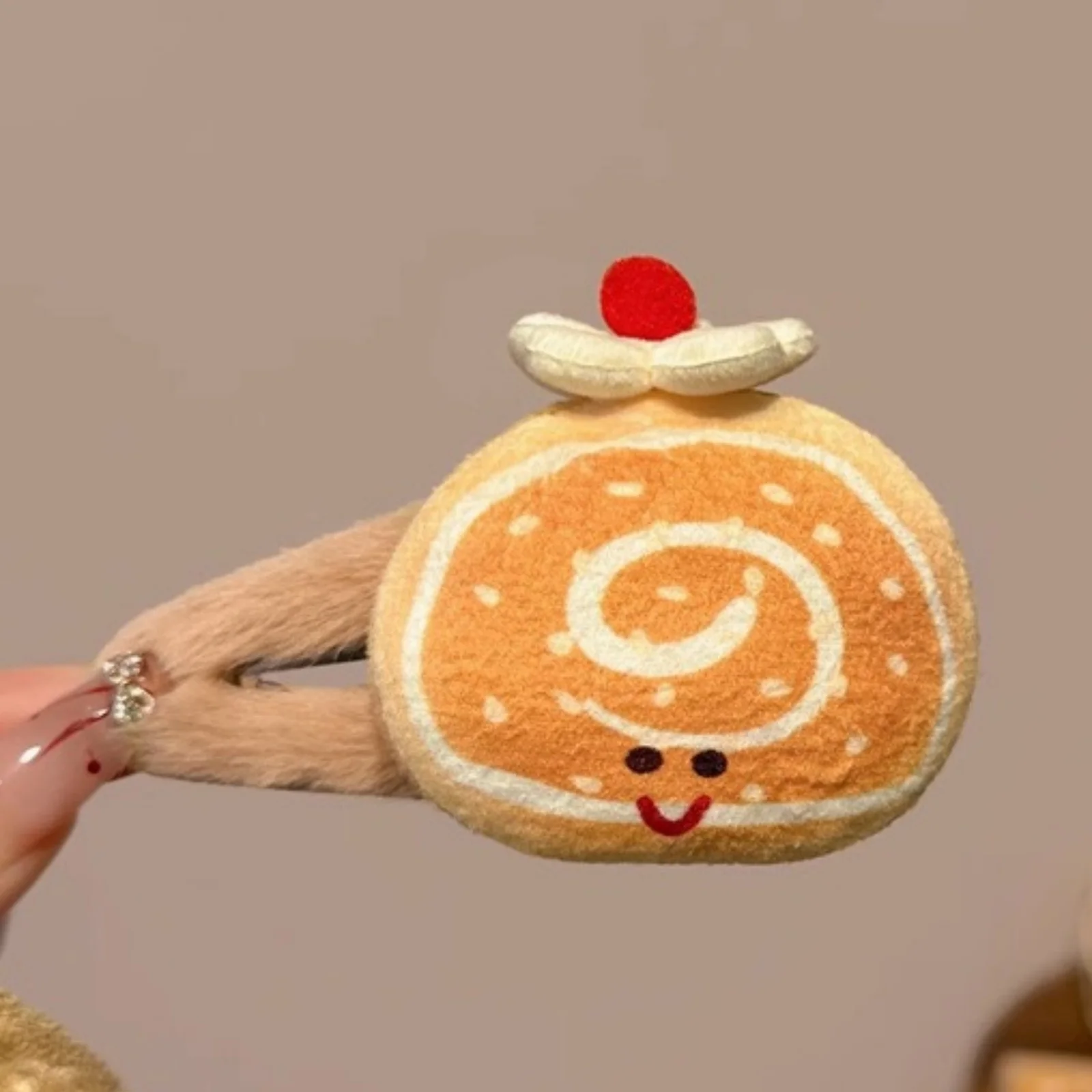 1/4-teiliges Plüsch-Haarspangen-Set für Lebensmittel – thematische Haarspangen, 4-teiliges Brot-, Burger- und Gebäckdesign, niedliche Haarnadeln für Kinderfrisuren – Detail 4