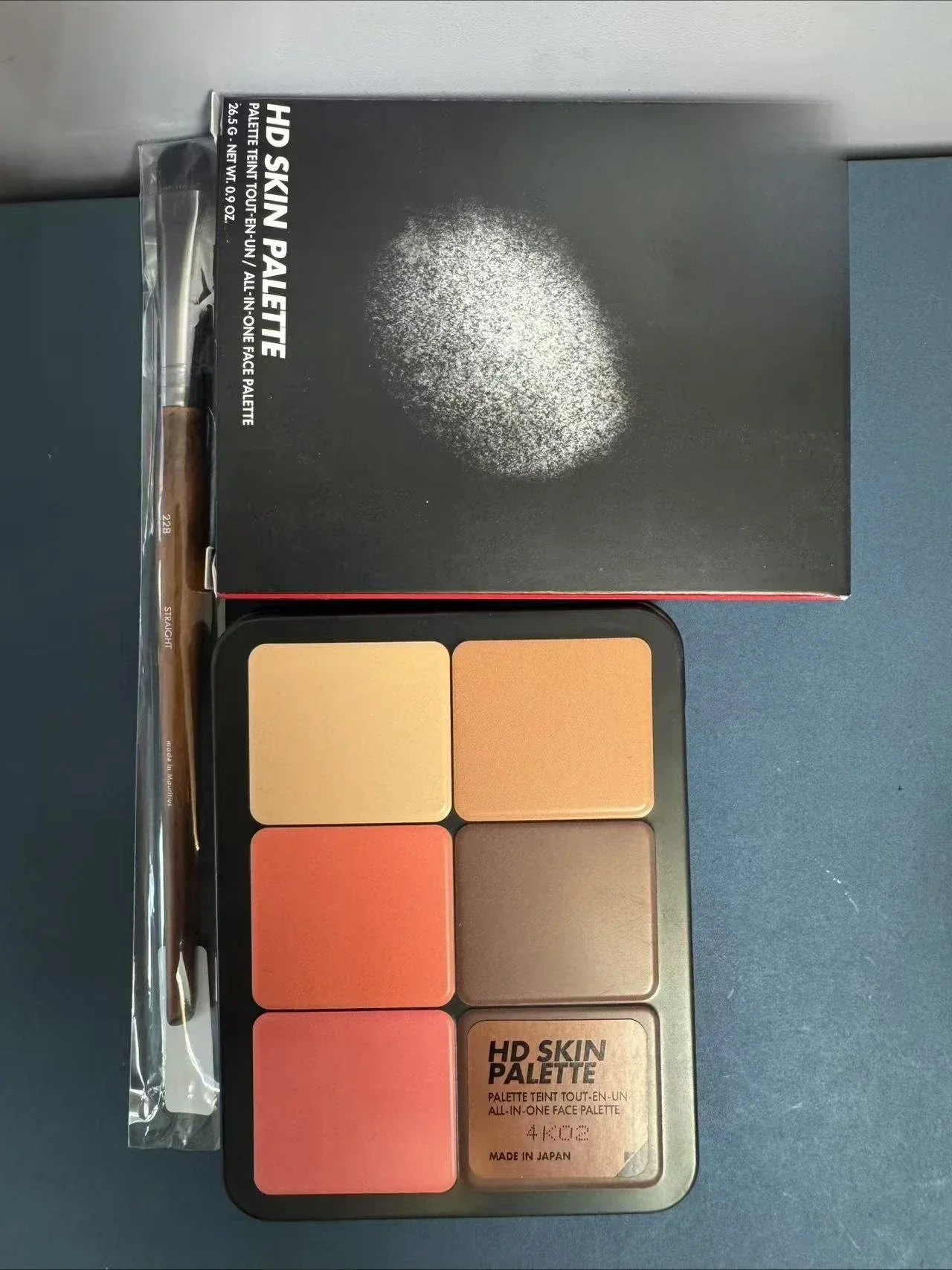 

Палитра для макияжа лица 12 цветов: тональная основа, румяна, базовые средства. Инструмент для макияжа Ddm002 mz001