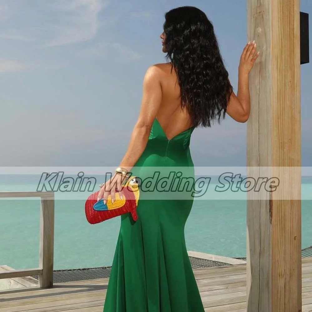 ที่กําหนดเอง Mermaid สีเขียวชุดราตรี Halter คอ Draped แขนกุด Backless ชุดพรรค Elegant ผู้หญิง Simple Sweep Train Es