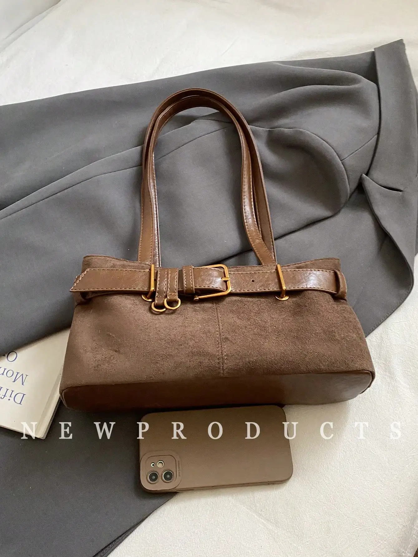 حقيبة كتف مخملية من البولي يوريثان بلون سادة منخفضة الشاي، حقيبة يد كلاسيكية مربعة بمقبض مزدوج للسفر للنساء