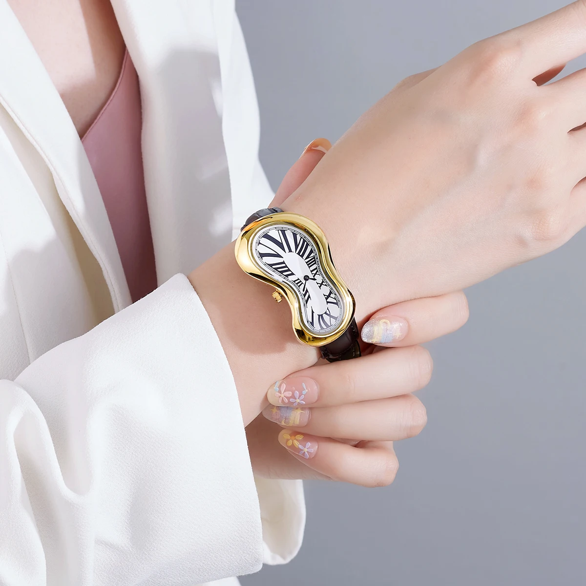 2025 New Retro Trendy Men's Watch Twisted Design y2k Style Niche Personalized Quartz Watch ins Style Irregular Shape