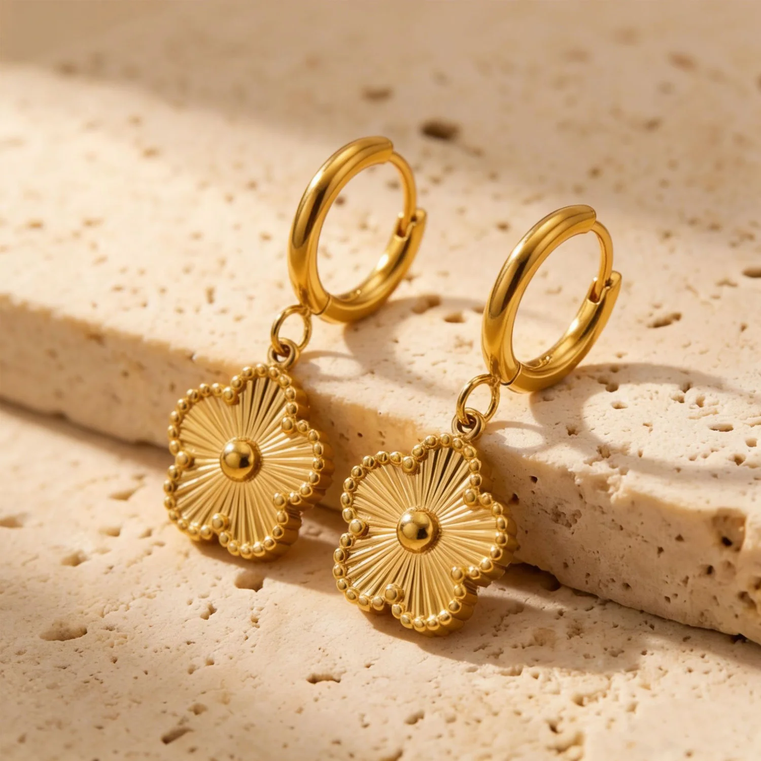 18K Gold-Plated Stainless Steel Five-Petal Flower Earrings, Non-Fading Fashionable Sweet, and High-End Women's Flower Earrings