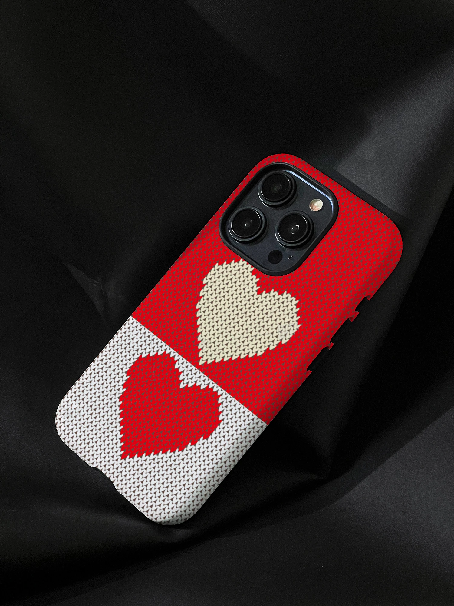 Knitted Love iPhone 16 Promax Filing Round Edge Phone Case, Small and Cute Personalized Creative Matte Fall Protection Case