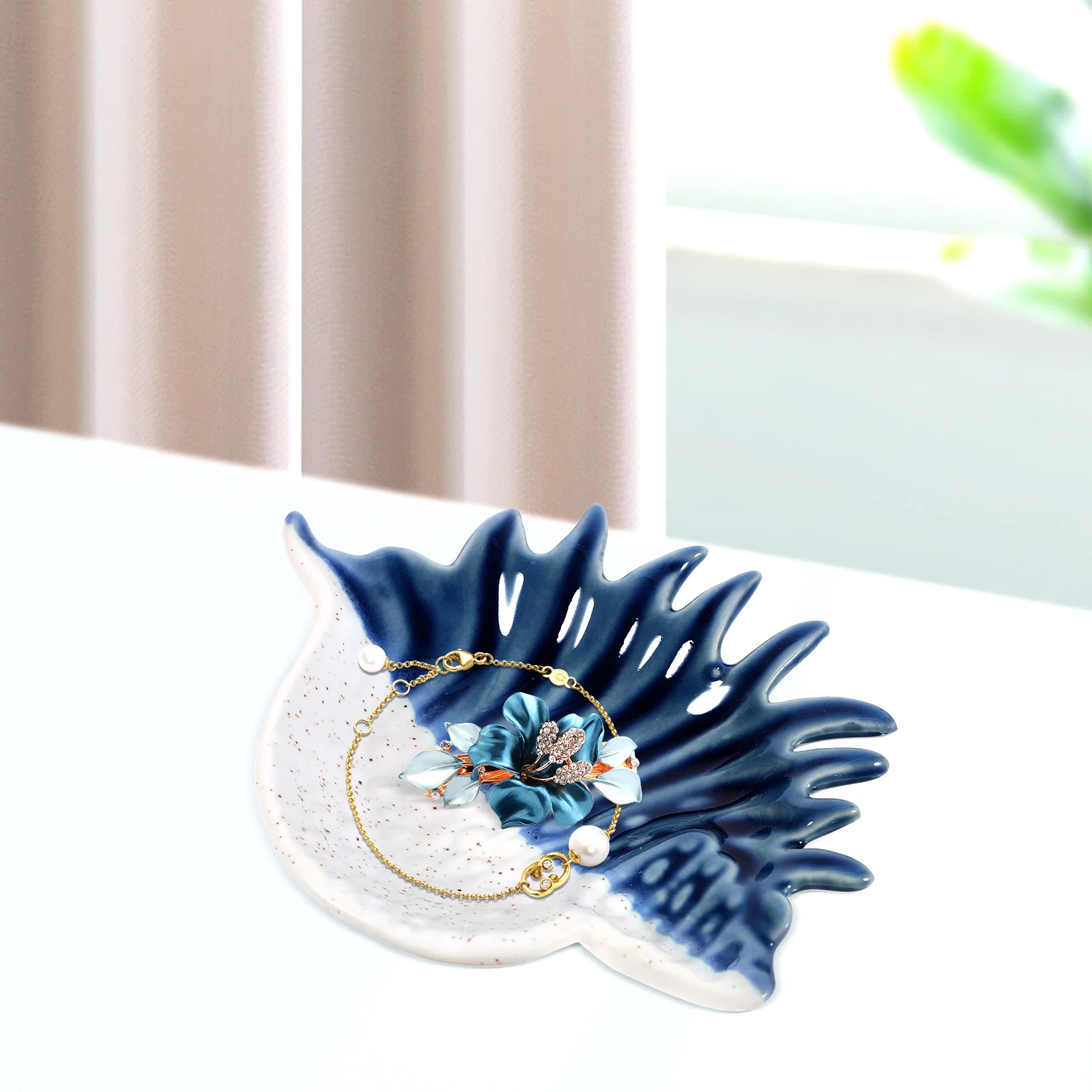 

Jewelries Dish Jewellery Tray Decorative Necklace Organizer Desktop Jewelry Holder