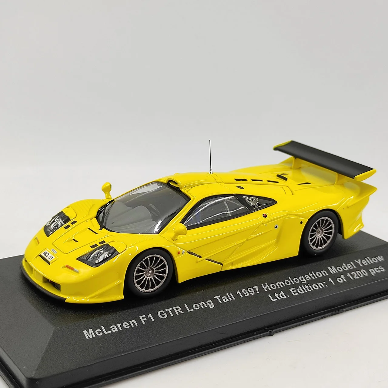 caja-agrietada-fundida-a-presion-palma-escala-1-43-mclaren-f1-gtr-1997-modelo-de-coche-de-aleacion