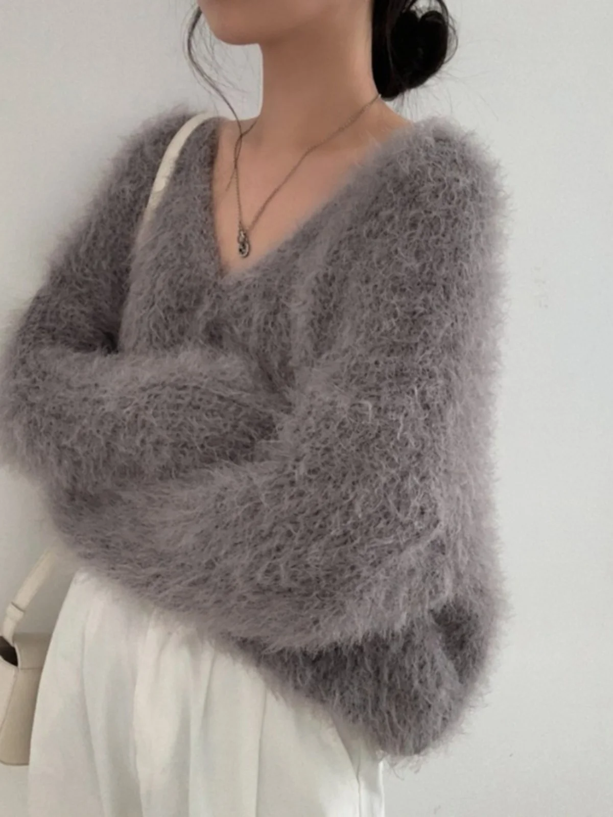 Elegancki, luźny sweter z dzianiny na jesień i zimę z dekoltem w serek, imitacja futra norki, długi damski rozpinany kardigan, wygodny i casualowy.