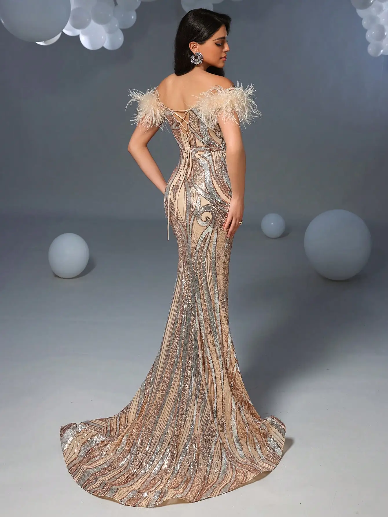 

Feather Trim Off-Shoulder Mermaid Sequin Gown with High Slit for Formal Events