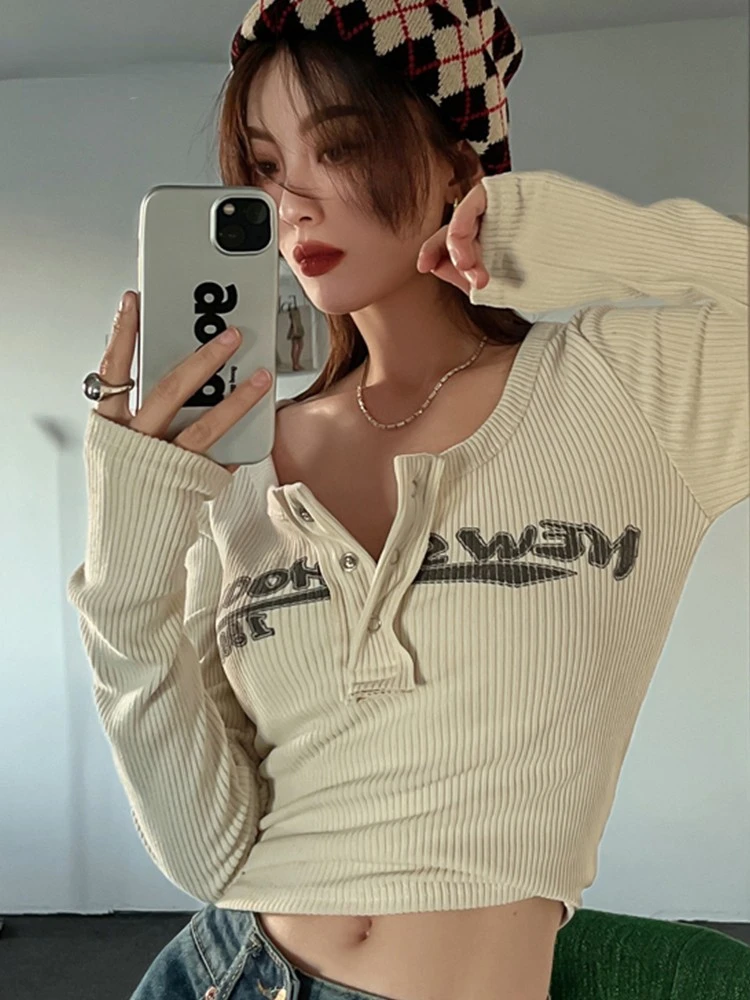 

Vintage Sexy Crop Tops Long Sleeve V Neck Top for Women Retro Graffiti Letter Print Tees Ribbed Streetwear Slim Korean Style