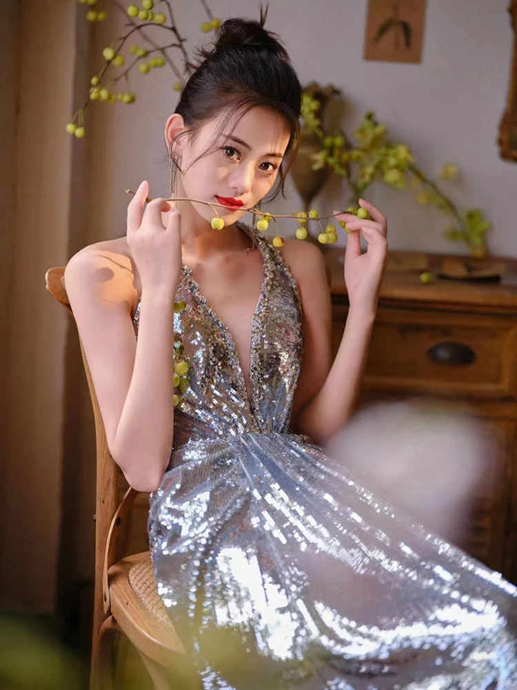 

Серебристое вечернее платье с пайетками и эффектом хвоста русалки, сексуальное, с открытой спиной, элитное, элегантное, для дам, с юбкой-миди