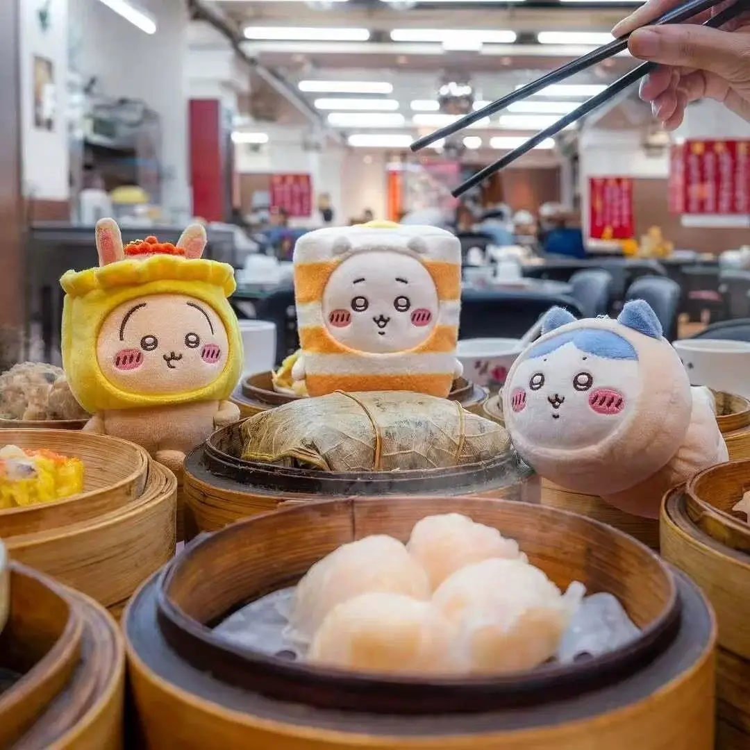 Chiikawa kawaii Momonga هونغ كونغ الشاي شرب طبعة محدودة ألعاب من نسيج مخملي قلادة لطيف الكرتون Rakko Usagi المفاتيح فتاة هدية