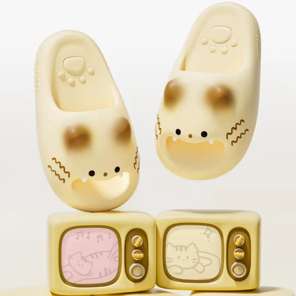 Chinelos de EVA com formato de pata de gato, para uso interno e externo, com sola grossa antiderrapante, ideais para banho, casa, divertidos, originais, confortáveis para casais.