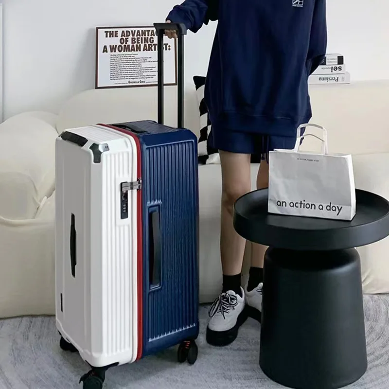 Large Suitcases on wheels 32\